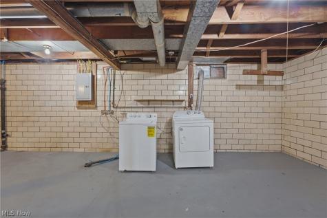 712 Mcdaniel Avenue Minerva OH 44657