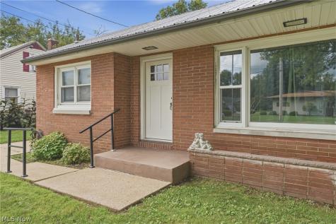 712 Mcdaniel Avenue Minerva OH 44657