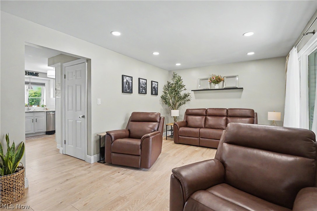 118 Robinwood Drive New Middletown OH 44442