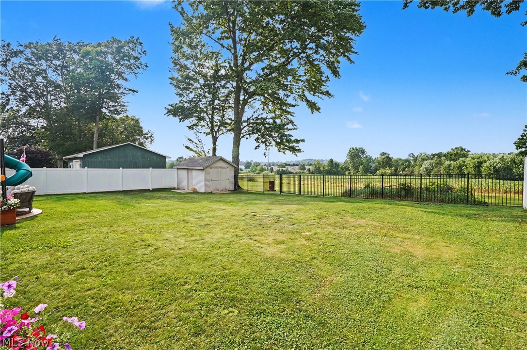 118 Robinwood Drive New Middletown OH 44442