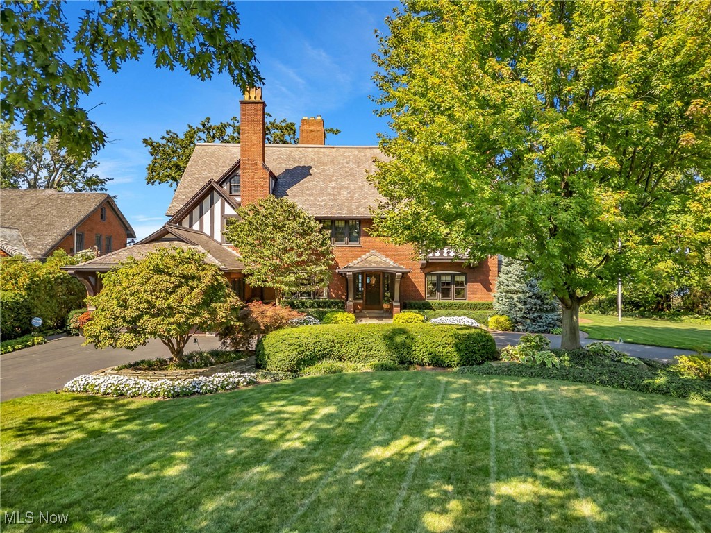 17820 Lake Avenue Lakewood OH 44107