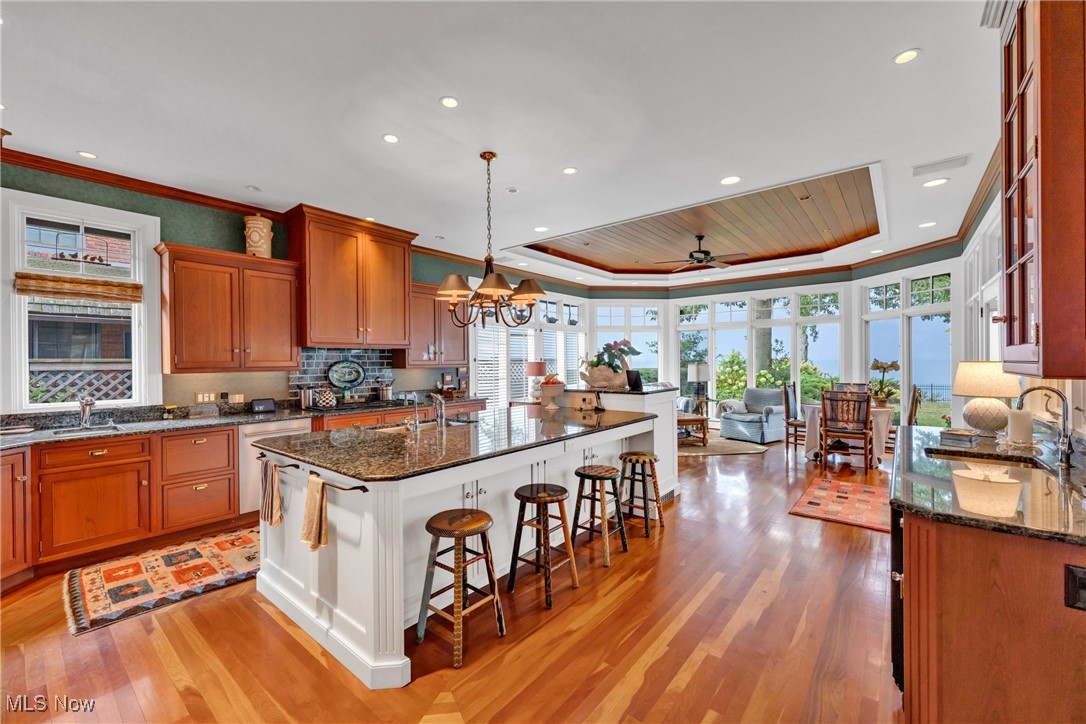 17820 Lake Avenue Lakewood OH 44107