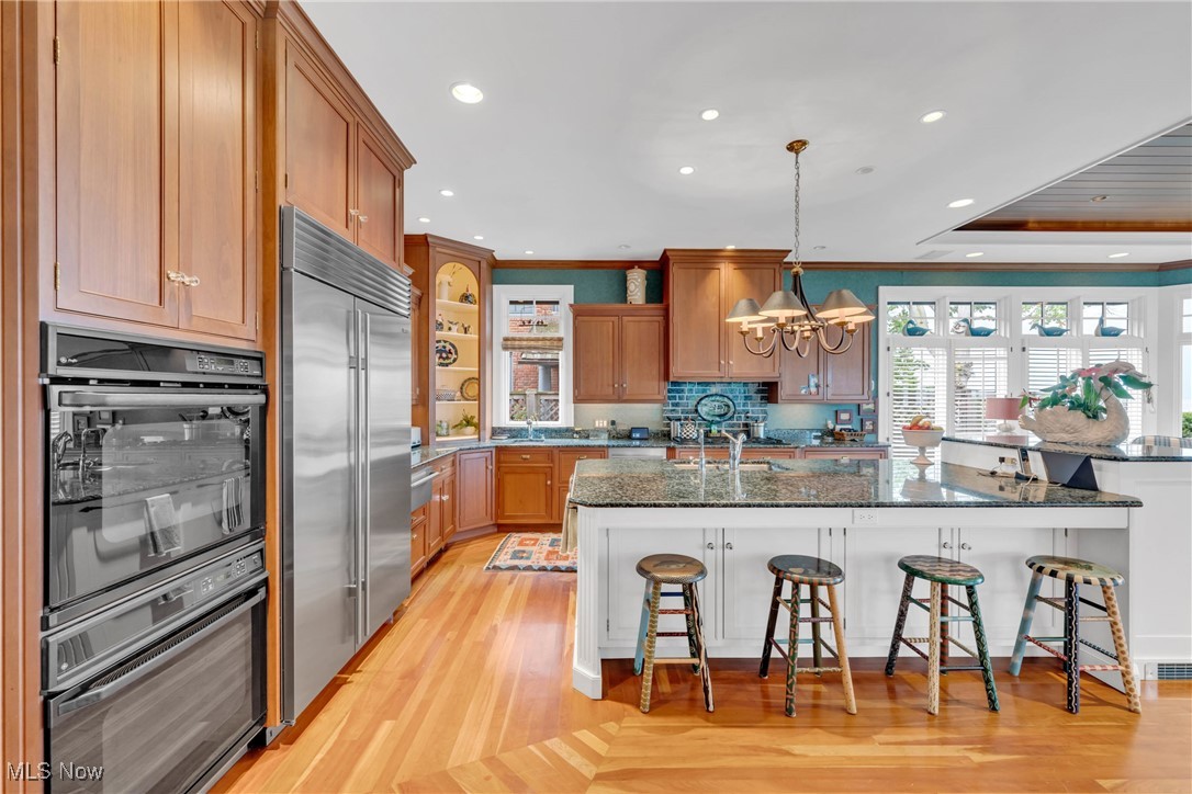 17820 Lake Avenue Lakewood OH 44107