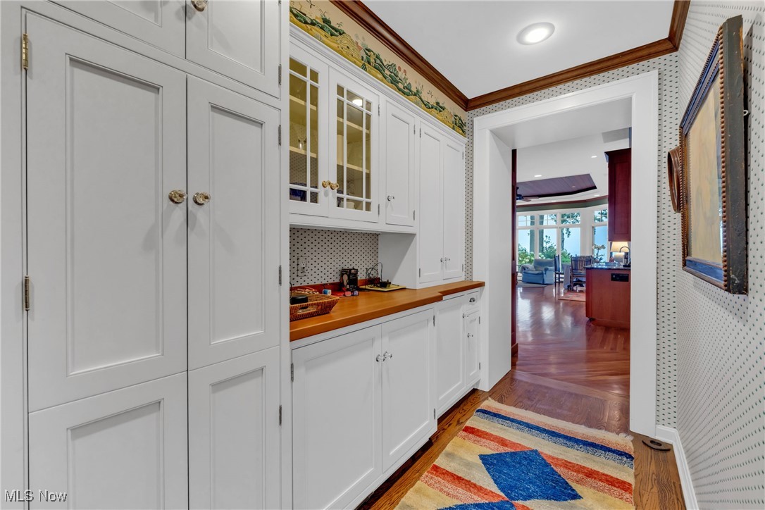 17820 Lake Avenue Lakewood OH 44107