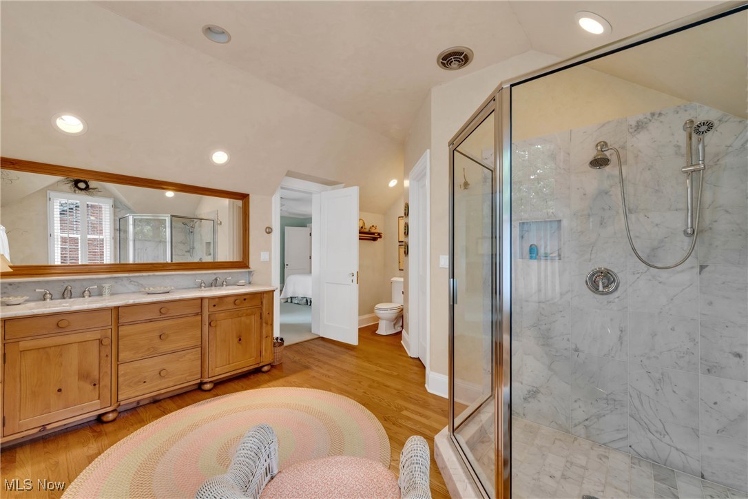 17820 Lake Avenue Lakewood OH 44107