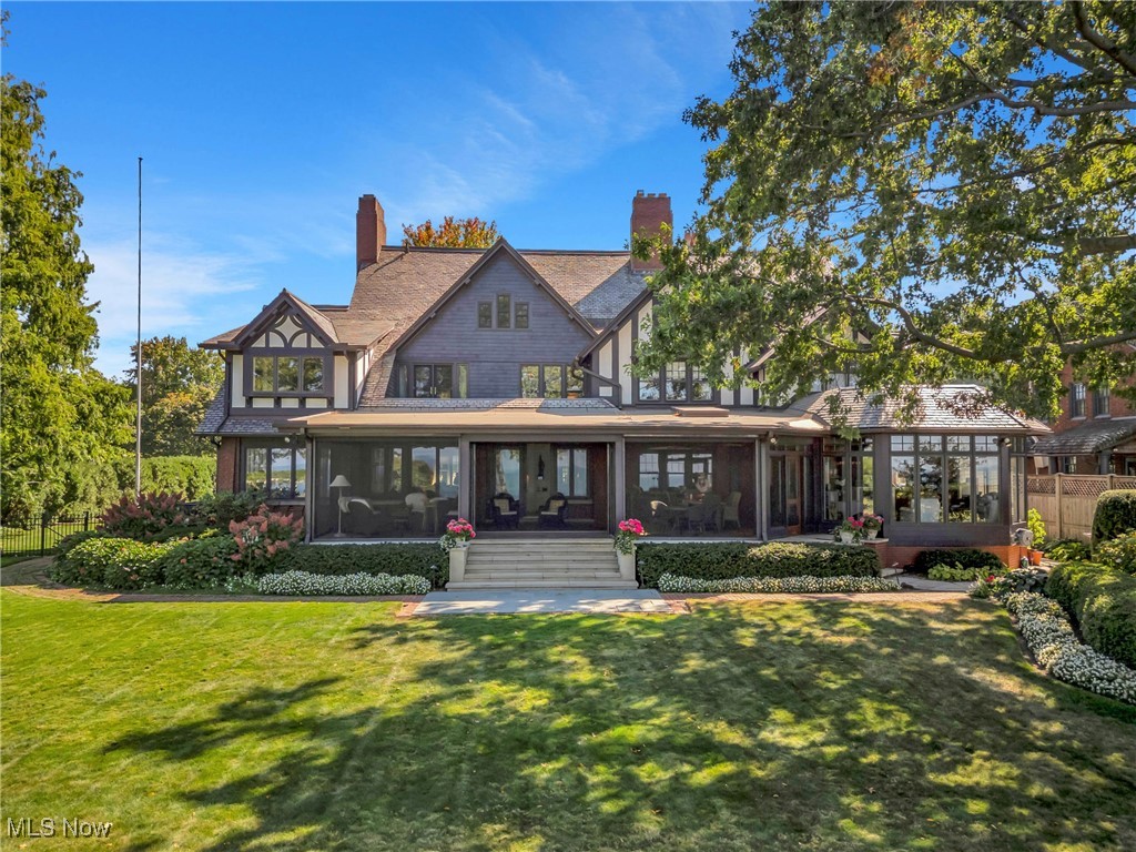 17820 Lake Avenue Lakewood OH 44107