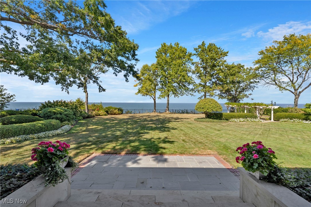 17820 Lake Avenue Lakewood OH 44107