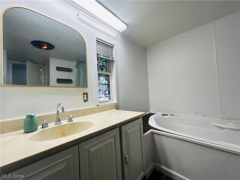 12307 Honeylocust Lane Garrettsville OH 44231
