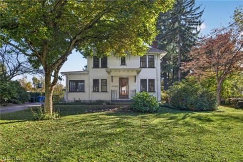 2066 Waycross Avenue Akron OH 44320