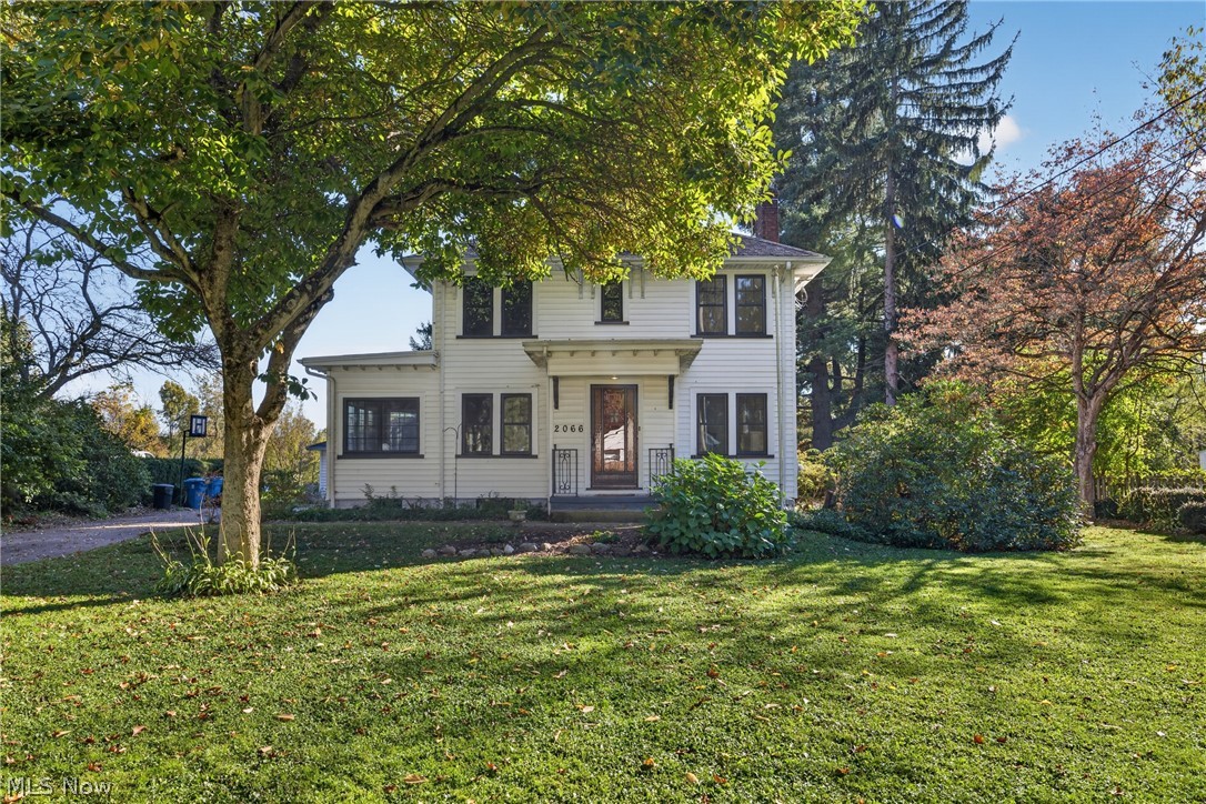 2066 Waycross Avenue Akron OH 44320
