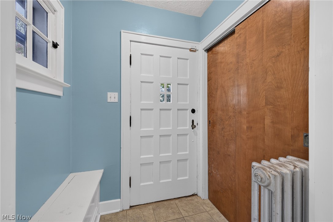 2066 Waycross Avenue Akron OH 44320