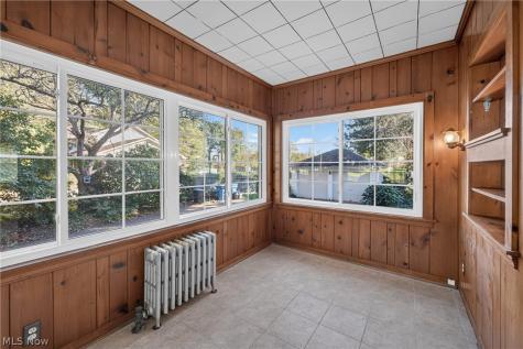 2066 Waycross Avenue Akron OH 44320