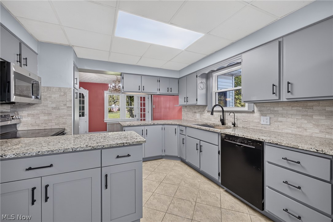 2066 Waycross Avenue Akron OH 44320