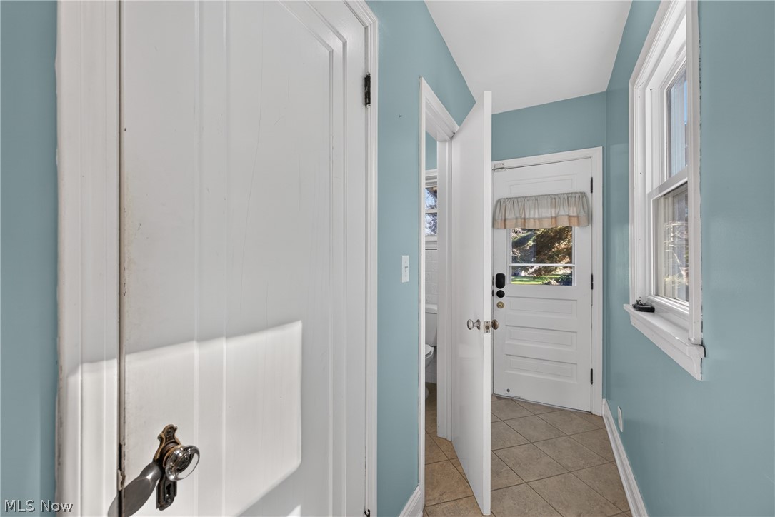 2066 Waycross Avenue Akron OH 44320