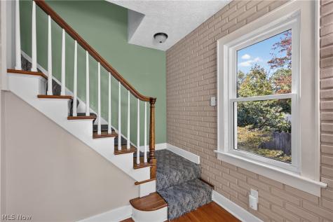 2066 Waycross Avenue Akron OH 44320