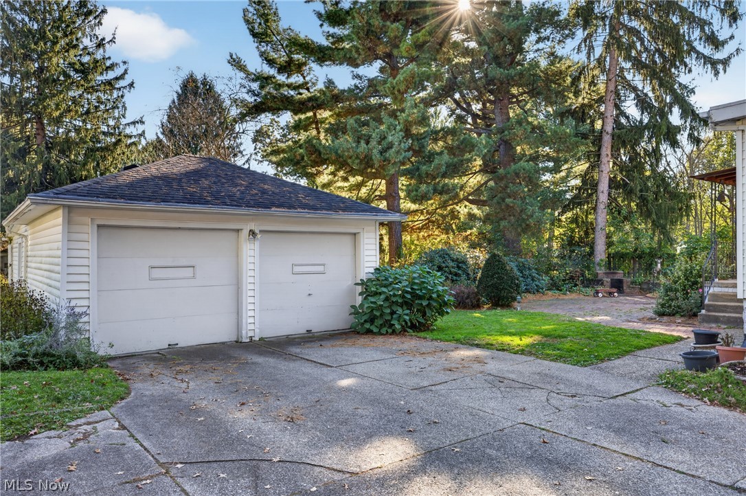 2066 Waycross Avenue Akron OH 44320