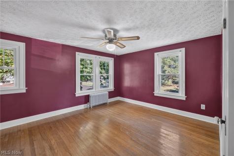 2066 Waycross Avenue Akron OH 44320