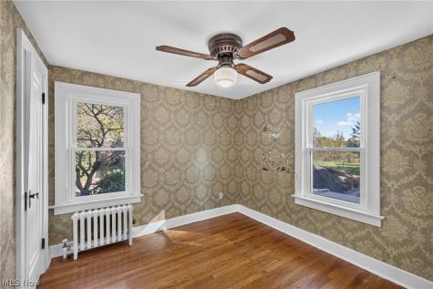 2066 Waycross Avenue Akron OH 44320