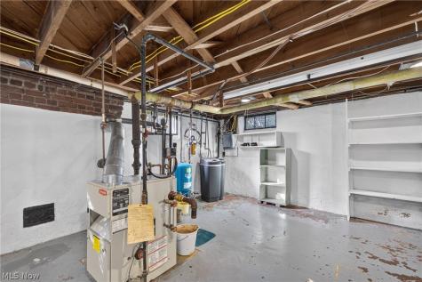 2066 Waycross Avenue Akron OH 44320