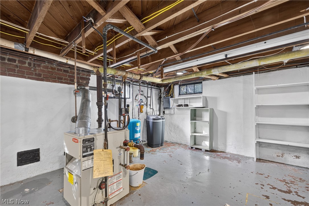2066 Waycross Avenue Akron OH 44320