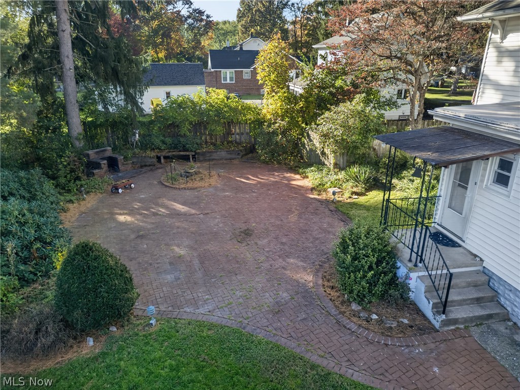 2066 Waycross Avenue Akron OH 44320