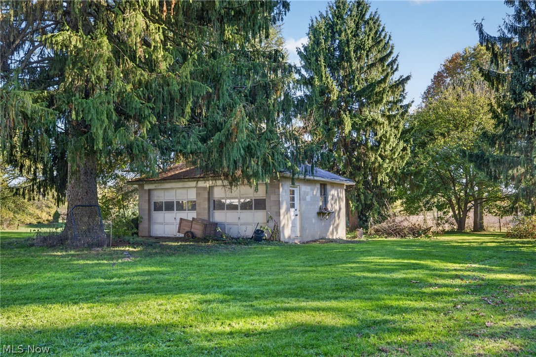 2066 Waycross Avenue Akron OH 44320