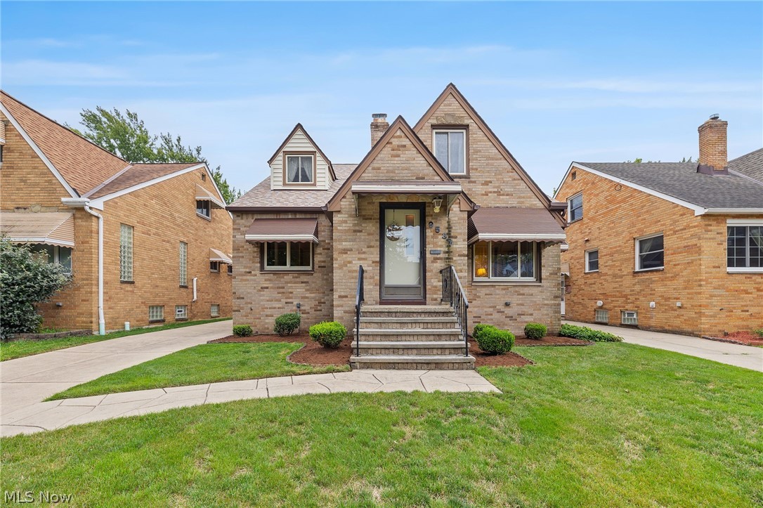 9537 Elsmere Drive Parma OH 44130