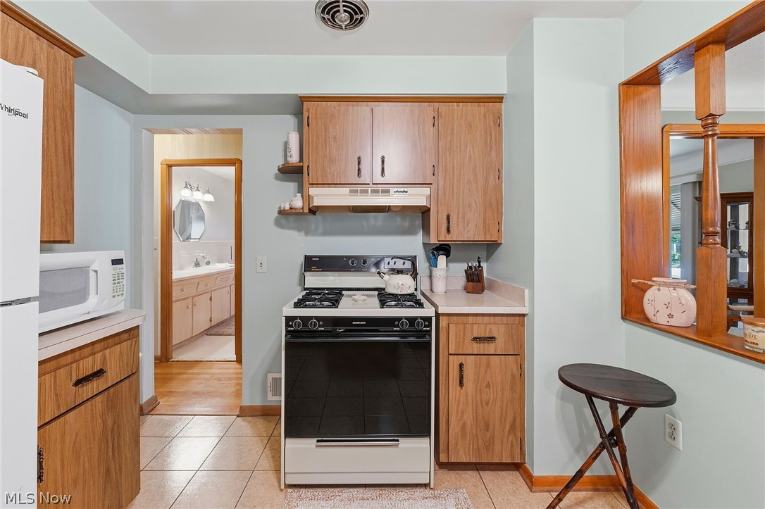 9537 Elsmere Drive Parma OH 44130