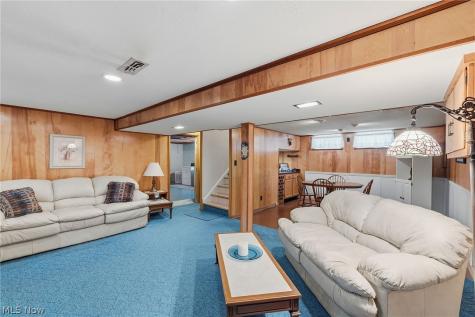 9537 Elsmere Drive Parma OH 44130