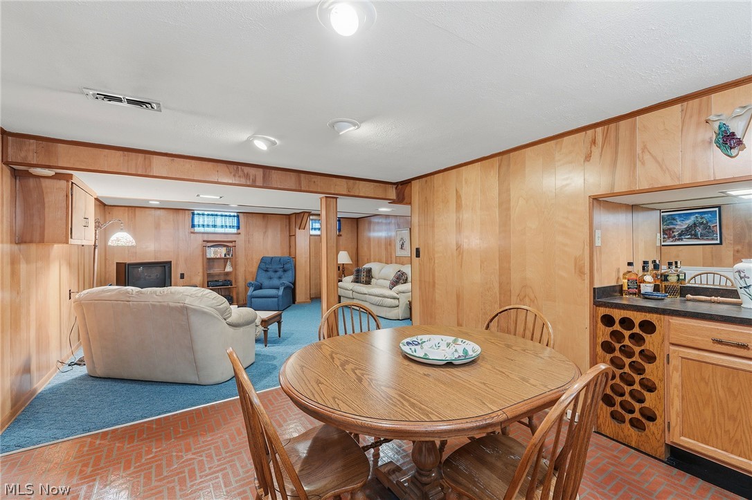 9537 Elsmere Drive Parma OH 44130