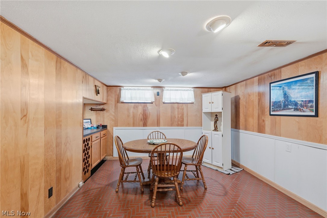 9537 Elsmere Drive Parma OH 44130
