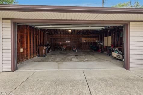 9537 Elsmere Drive Parma OH 44130
