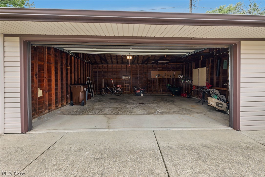 9537 Elsmere Drive Parma OH 44130