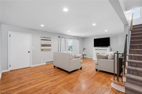 1631 Brainard Road Lyndhurst OH 44124