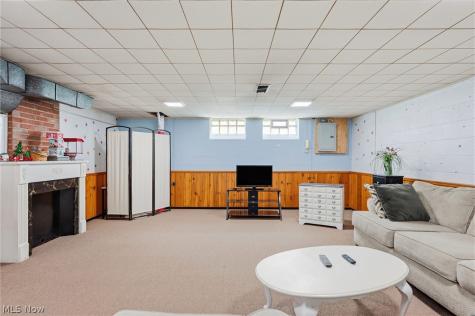 1631 Brainard Road Lyndhurst OH 44124