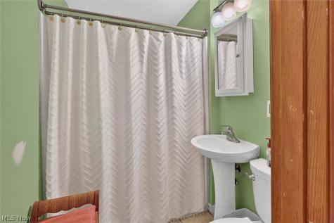 2227 E 30th Street Lorain OH 44055