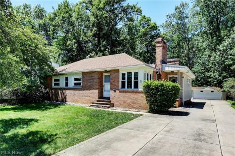 454 E 266th Street Euclid OH 44132