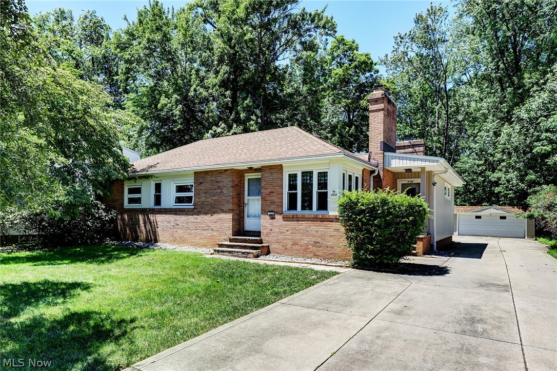 454 E 266th Street Euclid OH 44132