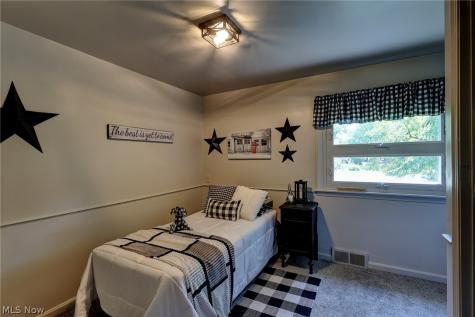 454 E 266th Street Euclid OH 44132