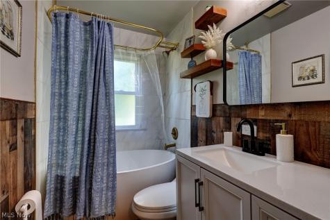 454 E 266th Street Euclid OH 44132