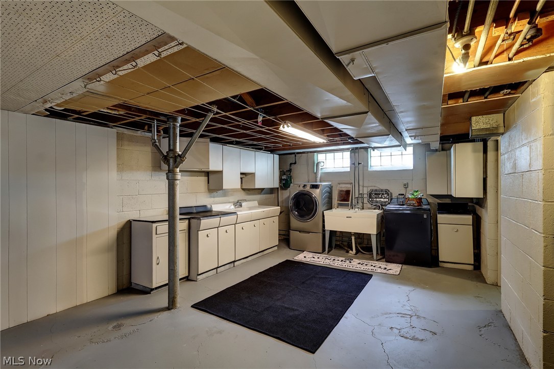 454 E 266th Street Euclid OH 44132