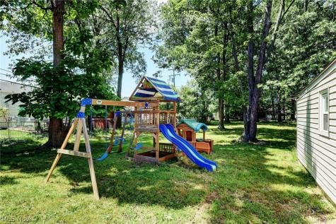454 E 266th Street Euclid OH 44132
