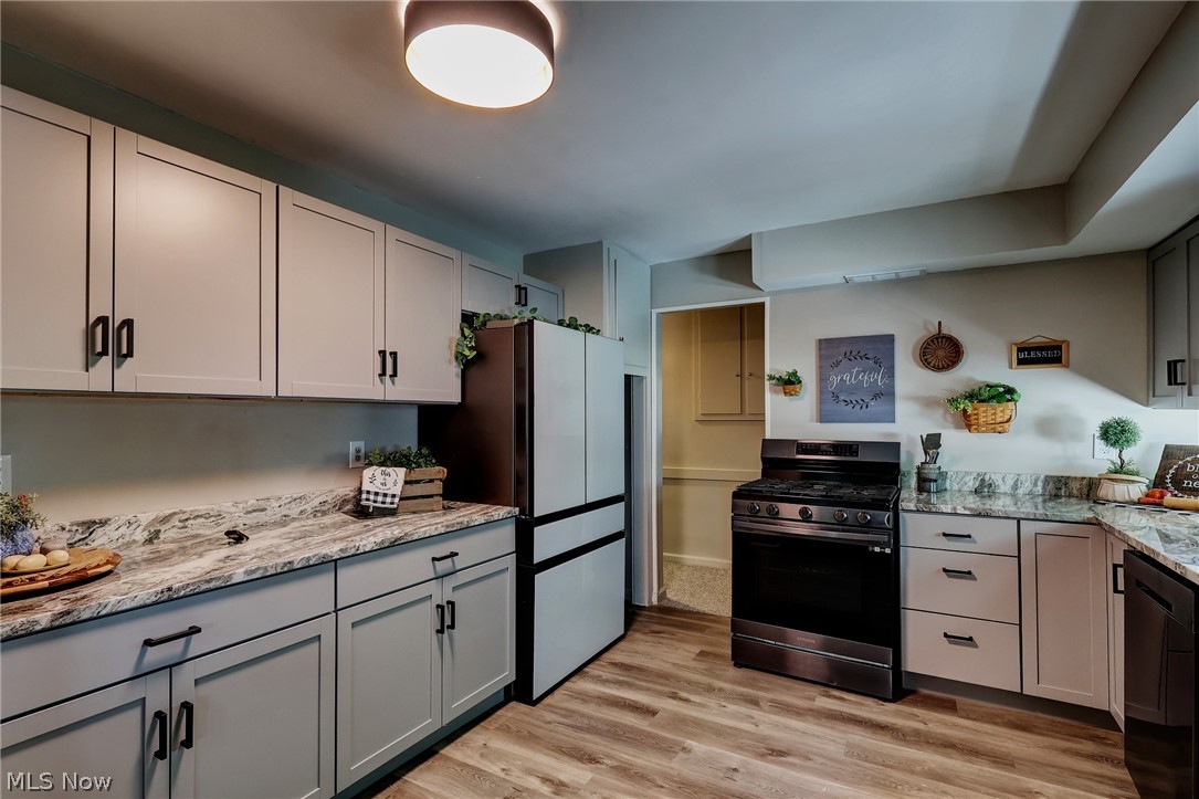 454 E 266th Street Euclid OH 44132
