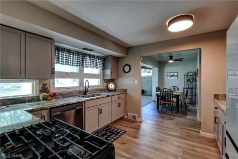 454 E 266th Street Euclid OH 44132