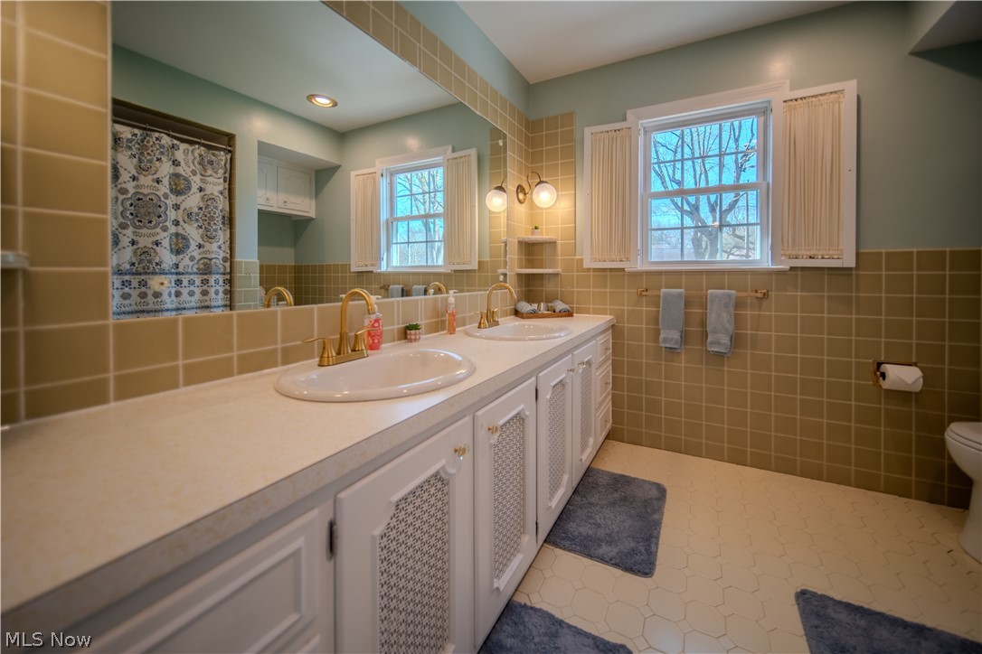 2024 Burlington Road Akron OH 44313