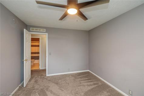 39 Periwinkle Drive Olmsted Twp OH 44138