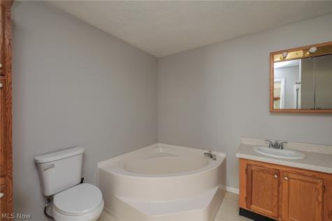 39 Periwinkle Drive Olmsted Twp OH 44138
