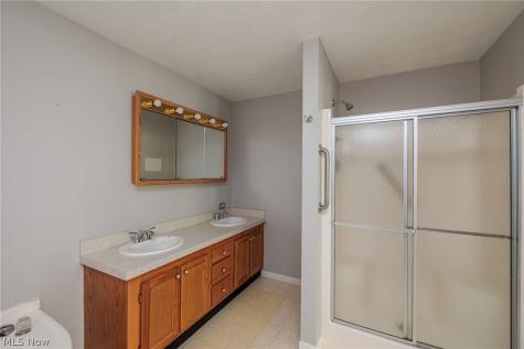 39 Periwinkle Drive Olmsted Twp OH 44138