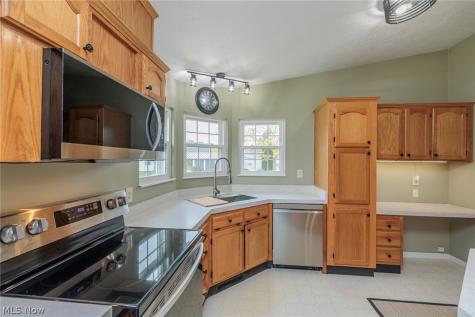 39 Periwinkle Drive Olmsted Twp OH 44138