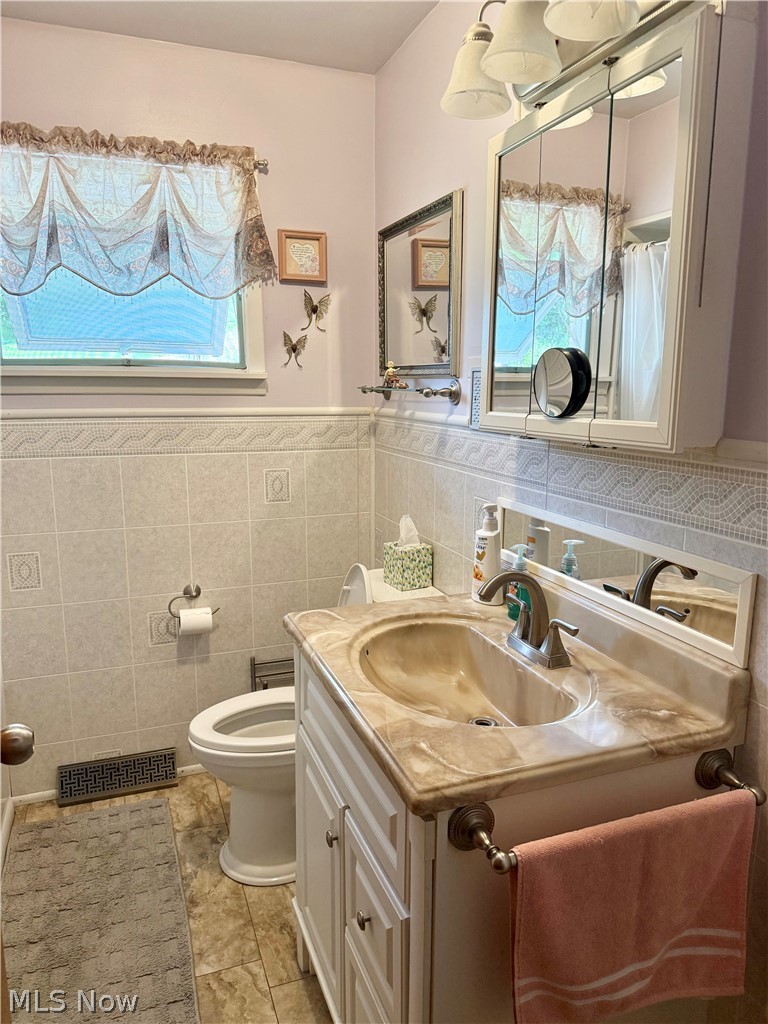 16045 Annesley Road East Liverpool OH 43920